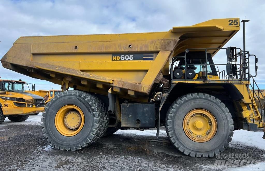 Komatsu 605-7 초대형 덤프 트럭