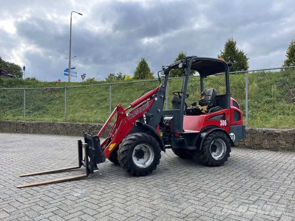 Mustang AL306 휠 도저