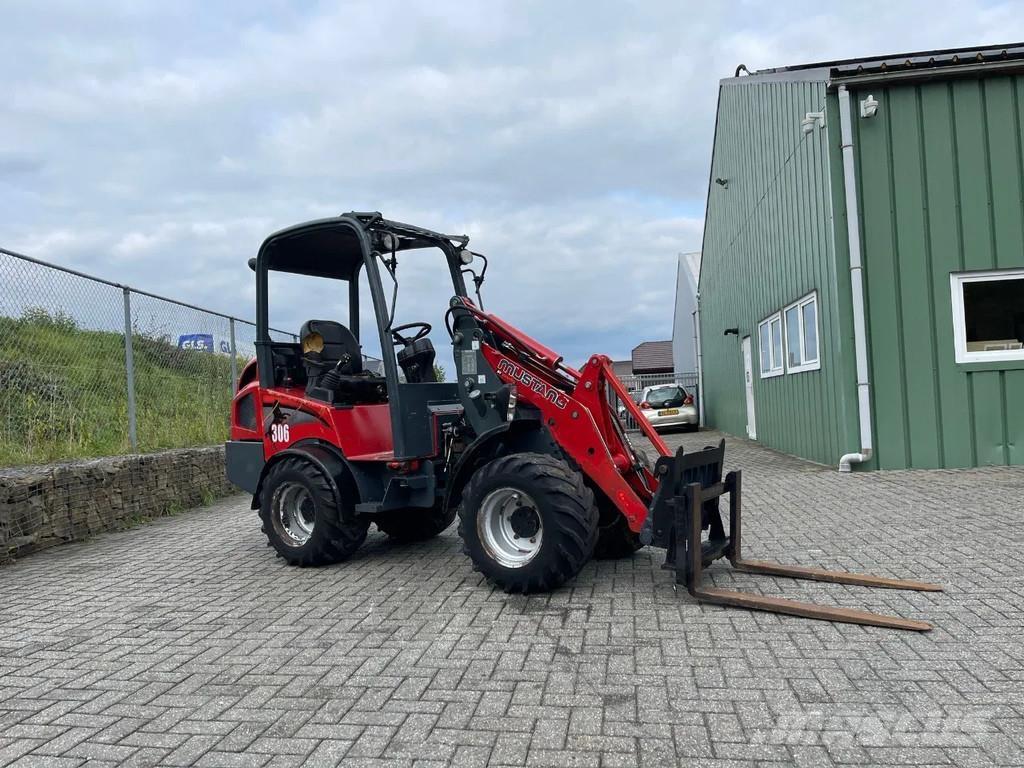 Mustang AL306 휠 도저