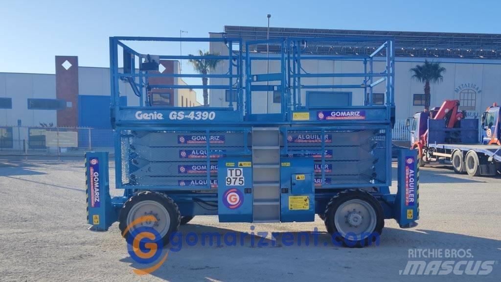 Genie GS 4390 가위형 리프트