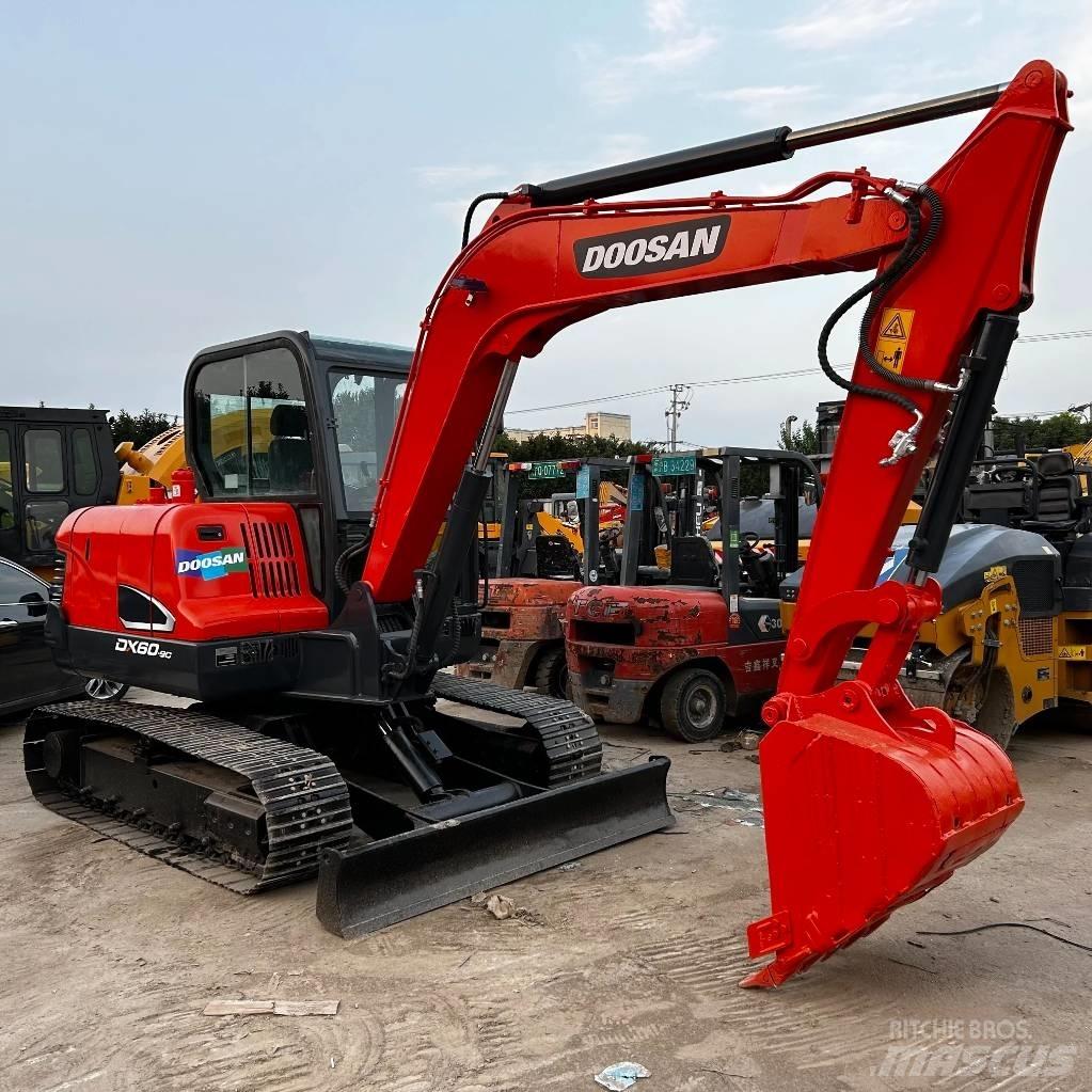 Doosan DX60 대형 굴삭기 29톤 이상