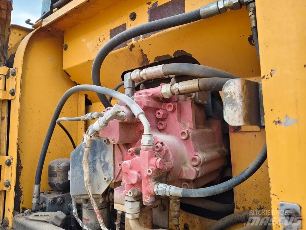 Hyundai R210W-9  휠 굴삭기