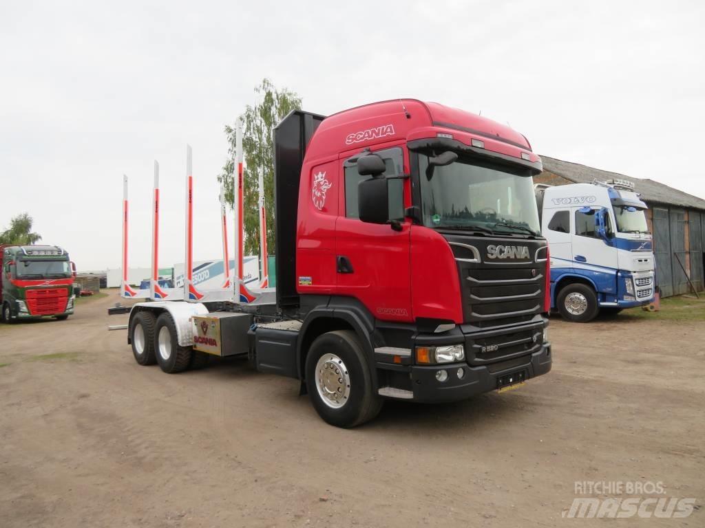 Scania R 520 목재 트럭