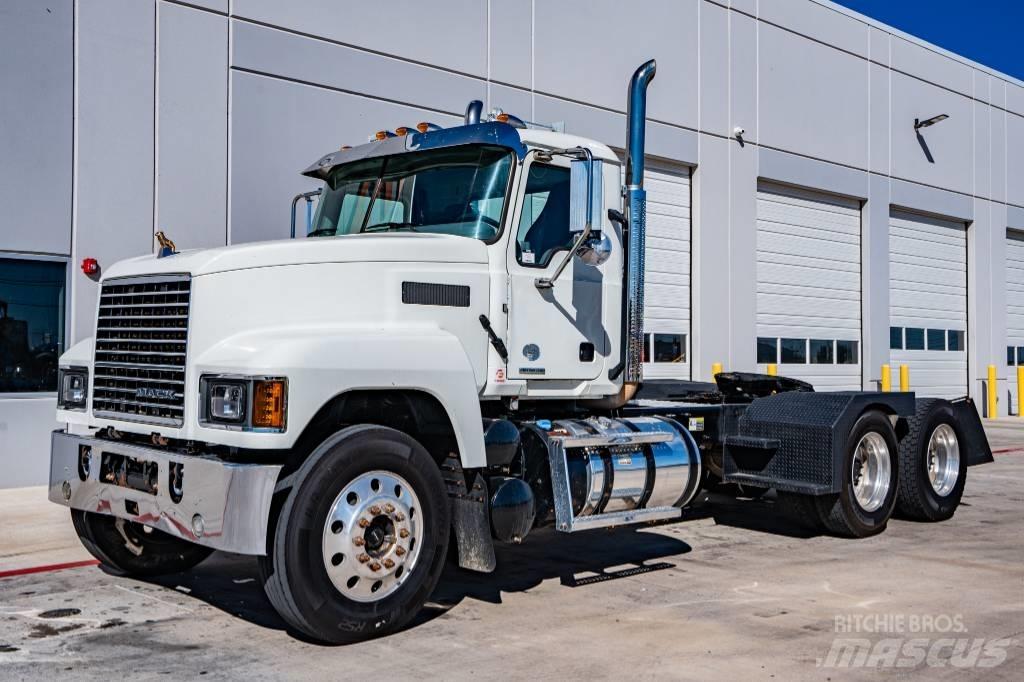 Mack Pinnacle 트랙터 유닛