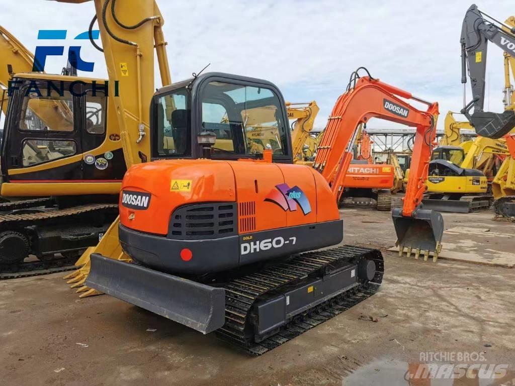 Doosan DH 60-7 소형 굴삭기 7톤 미만