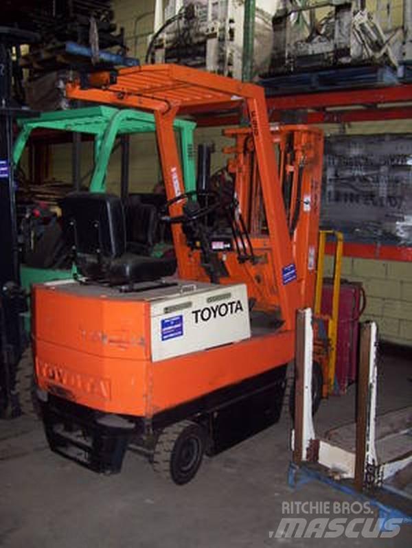 Toyota 2FBCA15 전동 지게차