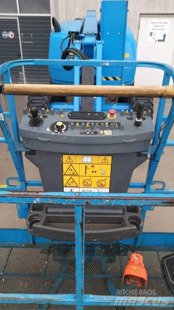 JLG 450 AJ 관절형 전동이동 리프트