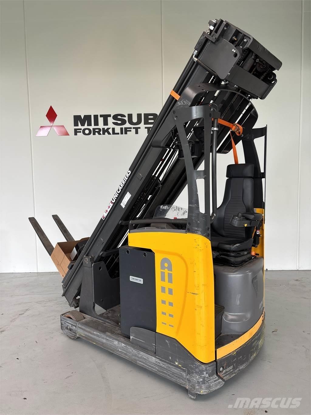 Atlet UMS200 리치 트럭
