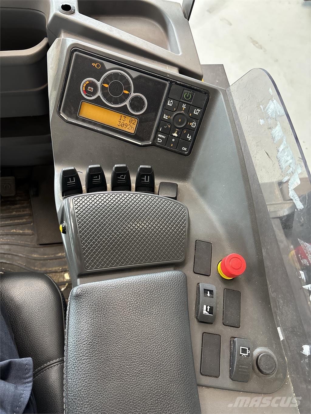 Atlet UMS200 리치 트럭