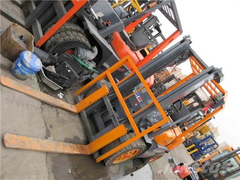 TCM FD 30 디젤 지게차