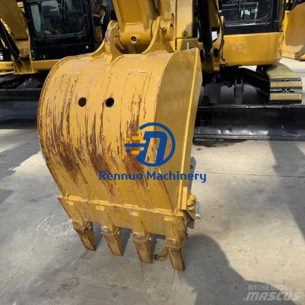 CAT 303.5 E 소형 굴삭기 7톤 미만