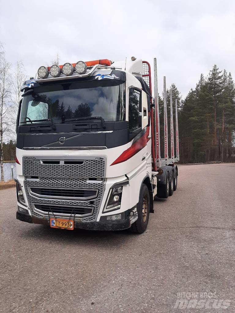 Volvo FH 13 목재 트럭