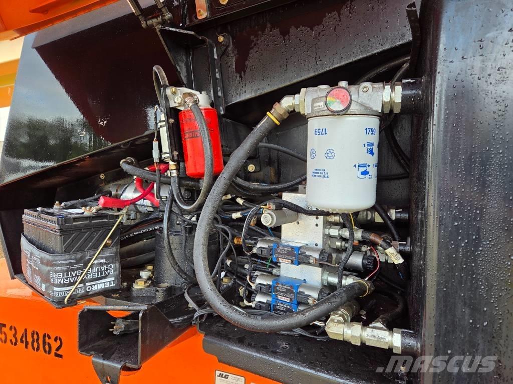 JLG 660 SJ 견인식 전동이동 리프트