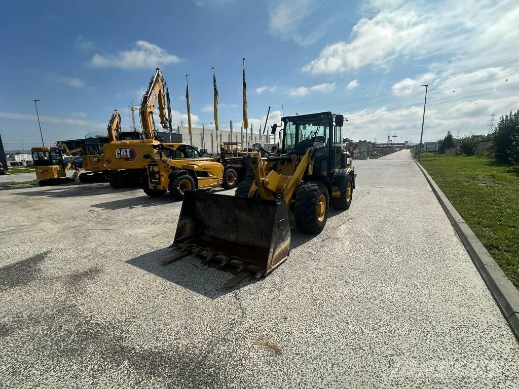 CAT 906 M  휠로우더