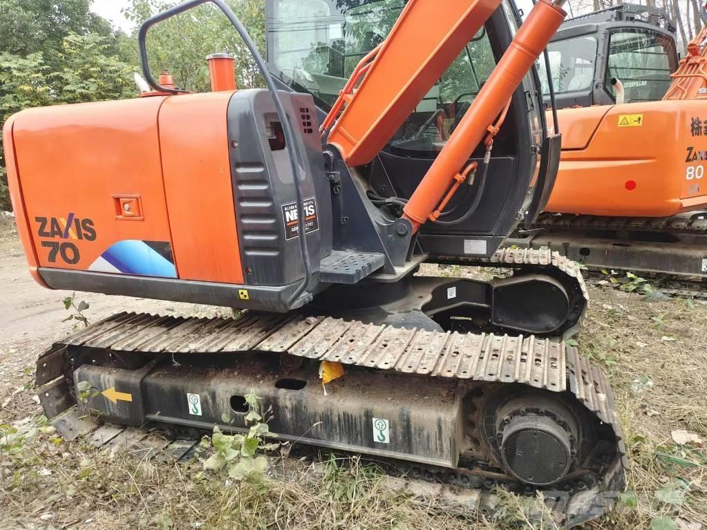 Hitachi ZX 70 중형굴삭기 7톤-28톤