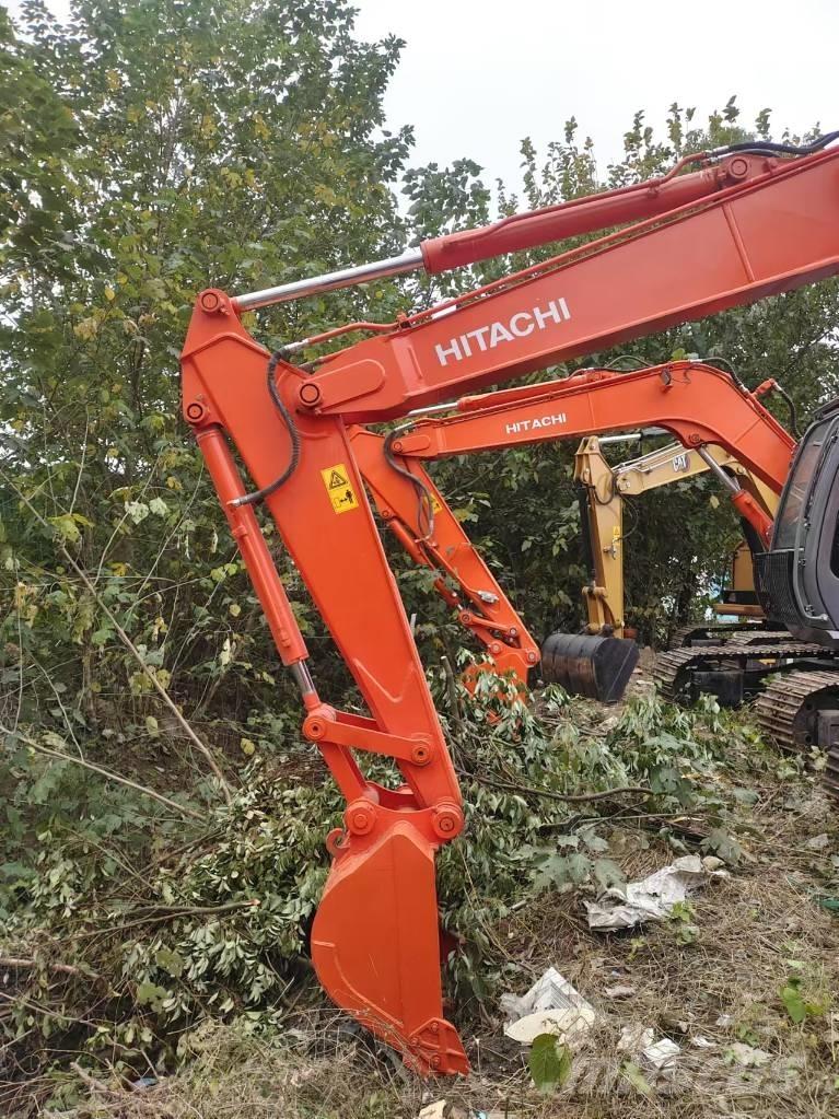 Hitachi ZX 70 중형굴삭기 7톤-28톤