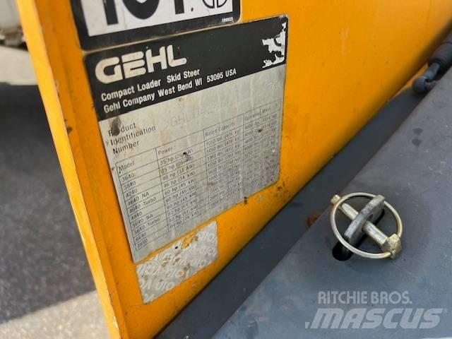 Gehl SL4240  스키드로더