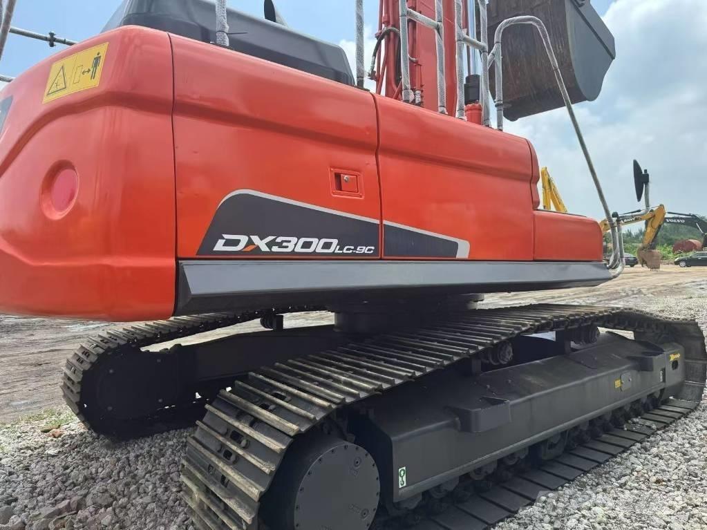 Doosan DX300-9C 대형 굴삭기 29톤 이상