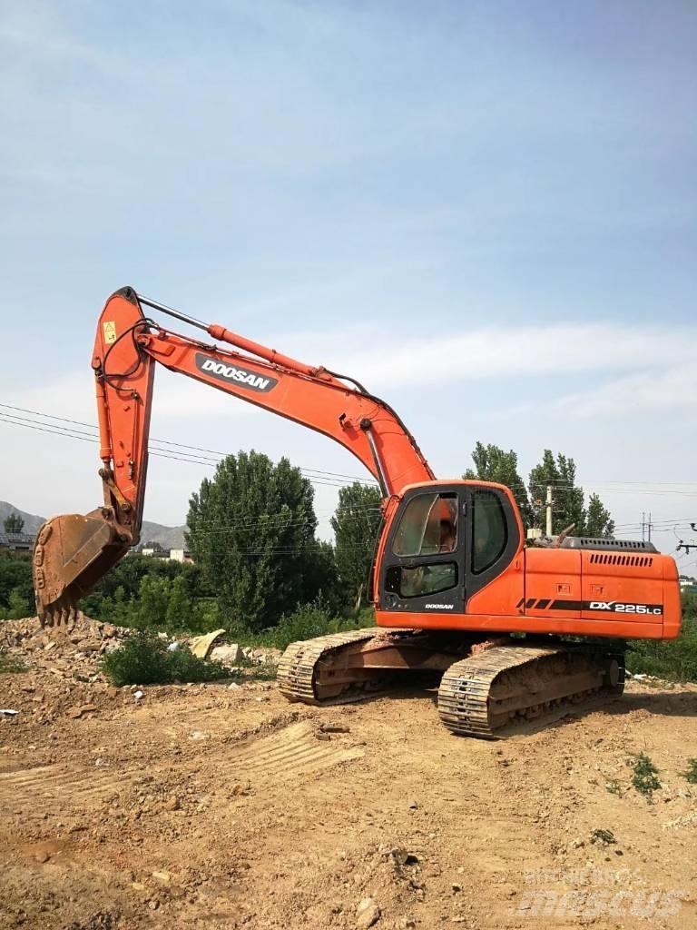 Doosan dx225 대형 굴삭기 29톤 이상