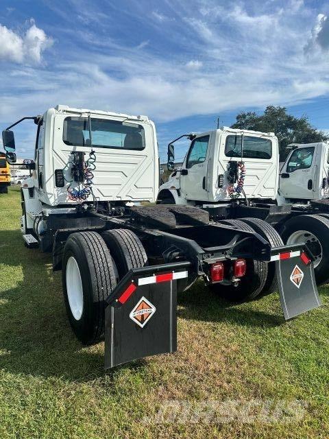 International MV607 트랙터 유닛