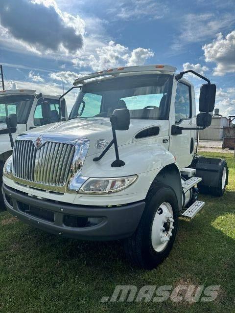 International MV607 트랙터 유닛