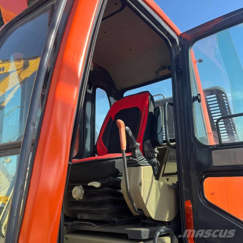 Doosan DX 300 대형 굴삭기 29톤 이상