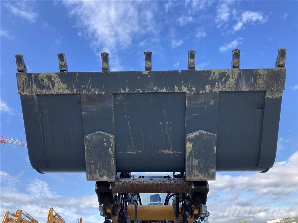 Liebherr L 538  휠로우더