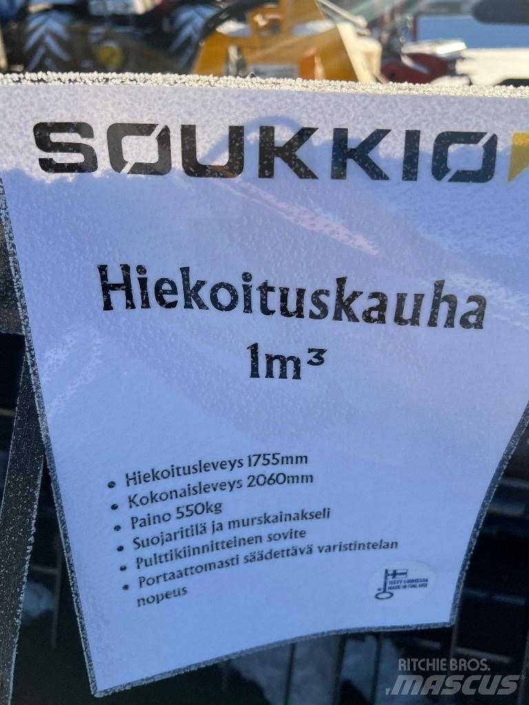 Soukkio HK 1.0m^3 모래(염화칼슘) 살포기