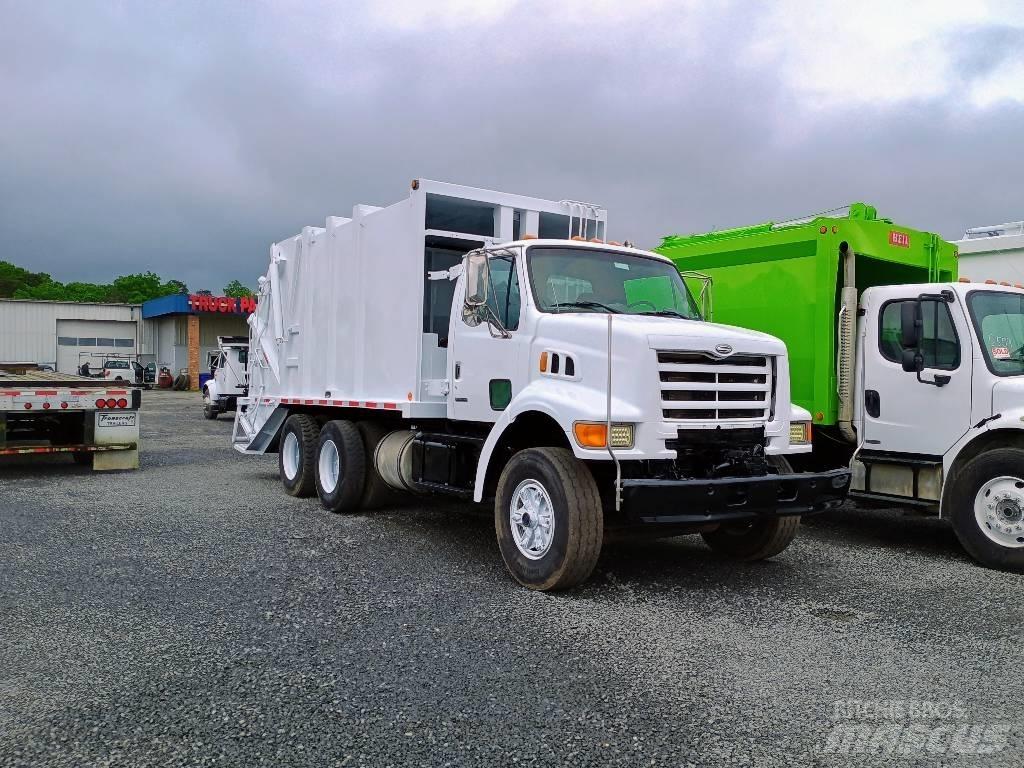 Sterling L7500 폐기물 수거 트럭