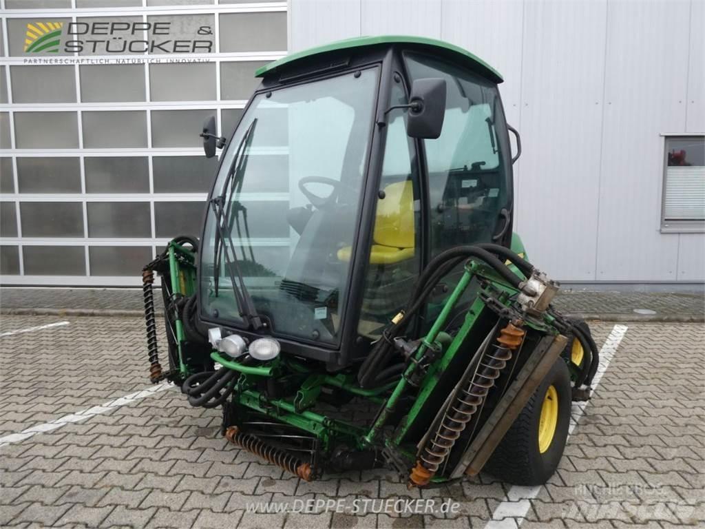 John Deere 8900A 제초기