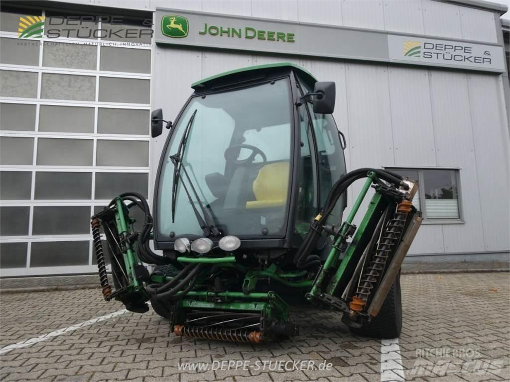 John Deere 8900A 제초기
