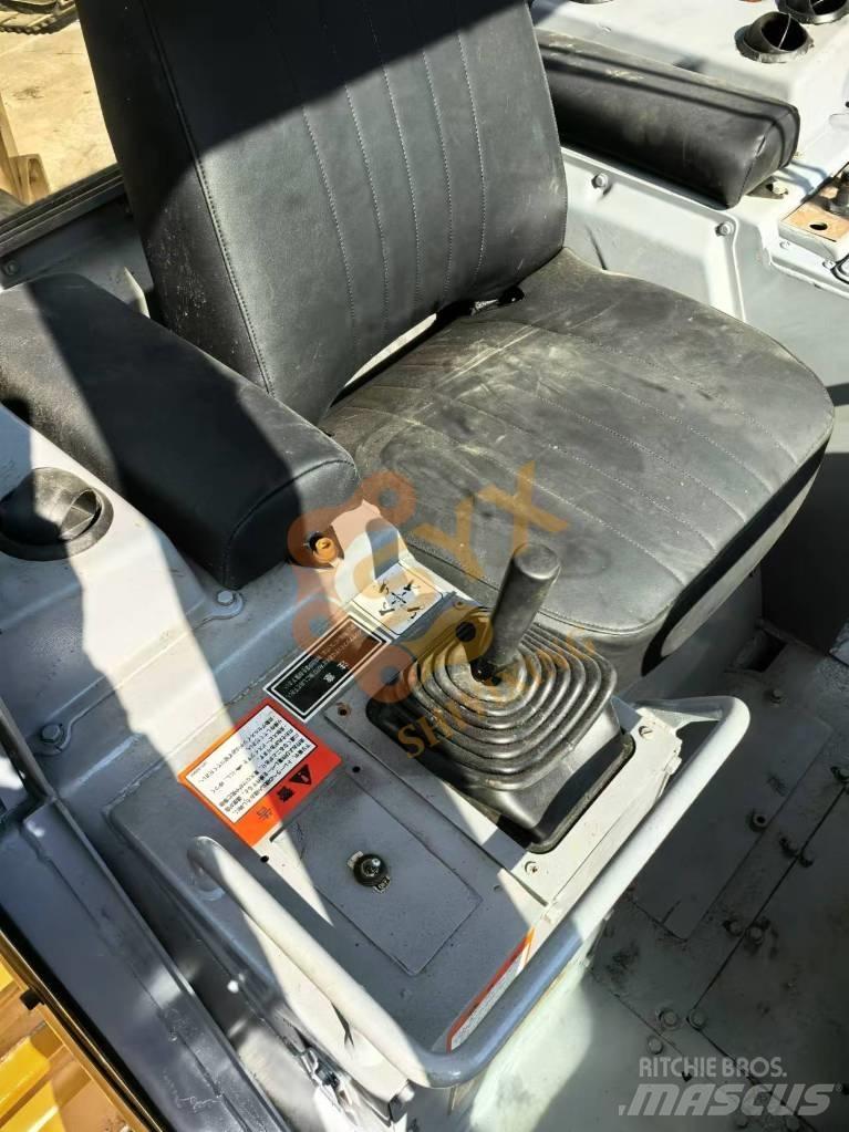 XCMG XP 303 기타 롤러