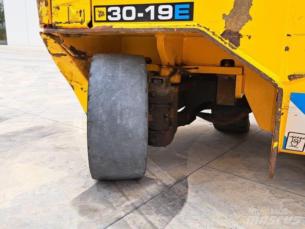 JCB TLT 30-19E 리치 트럭