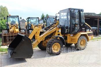 CAT 902  휠로우더