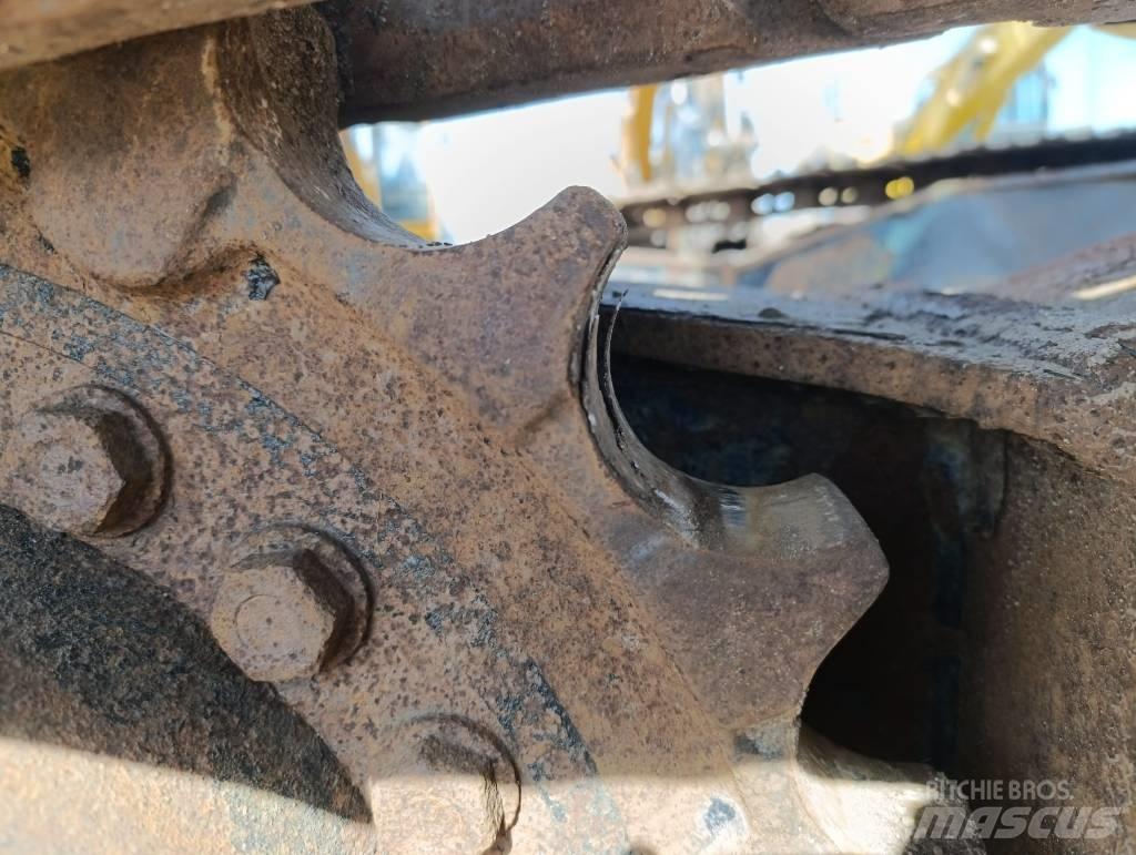 JCB JS 220 대형 굴삭기 29톤 이상