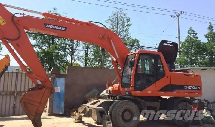 Doosan DH210W-7  휠 굴삭기