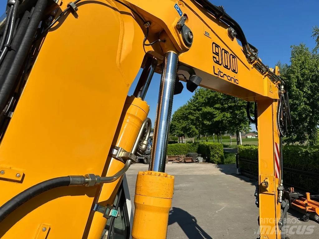 Liebherr A900C  휠 굴삭기