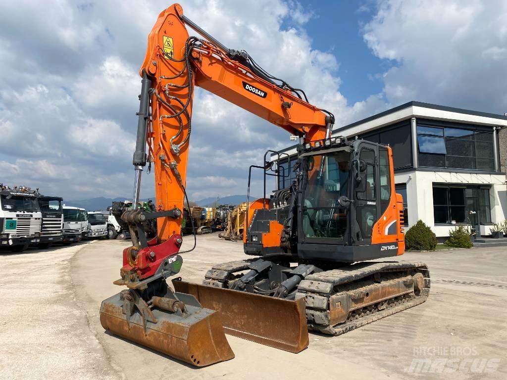 Doosan DX 140 LCR-5 대형 굴삭기 29톤 이상