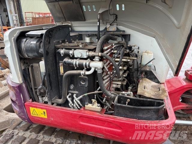 Takeuchi TB 260 소형 굴삭기 7톤 미만