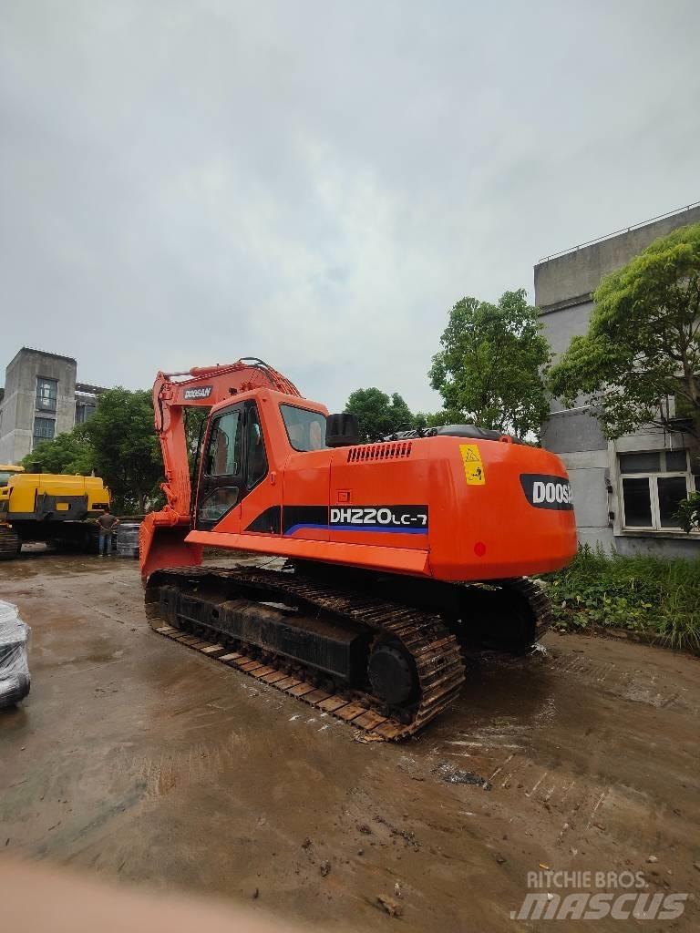 Doosan DH 220 대형 굴삭기 29톤 이상