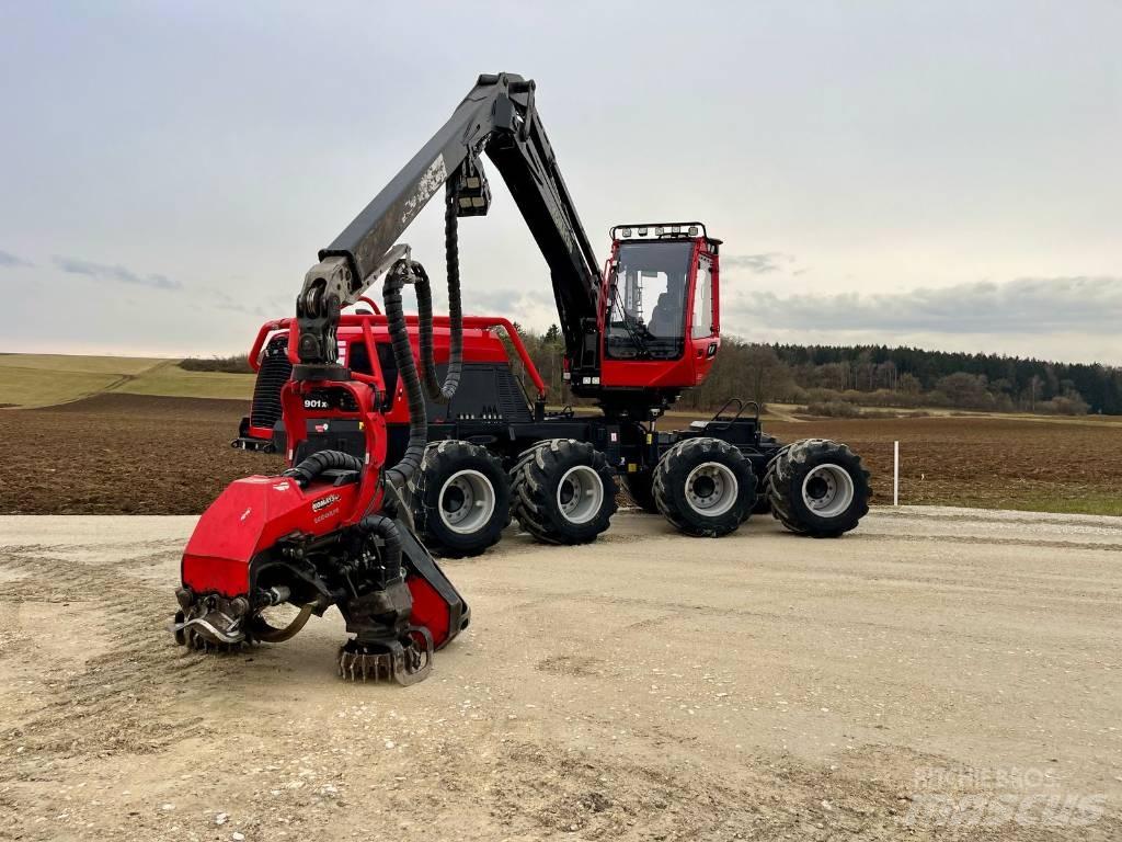 Komatsu 901 XC 원목 하베스터