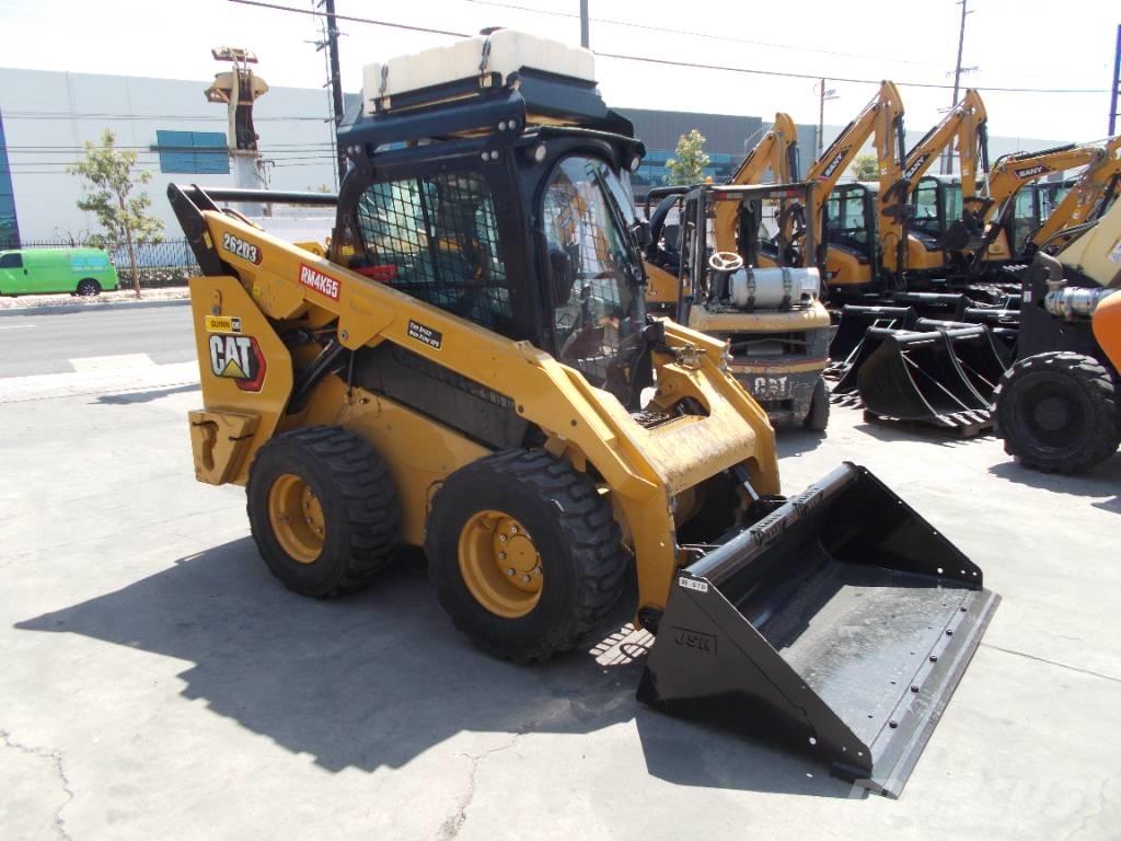 CAT 262D3  스키드로더