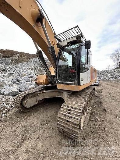 Liebherr R946 LC 특수 굴삭기