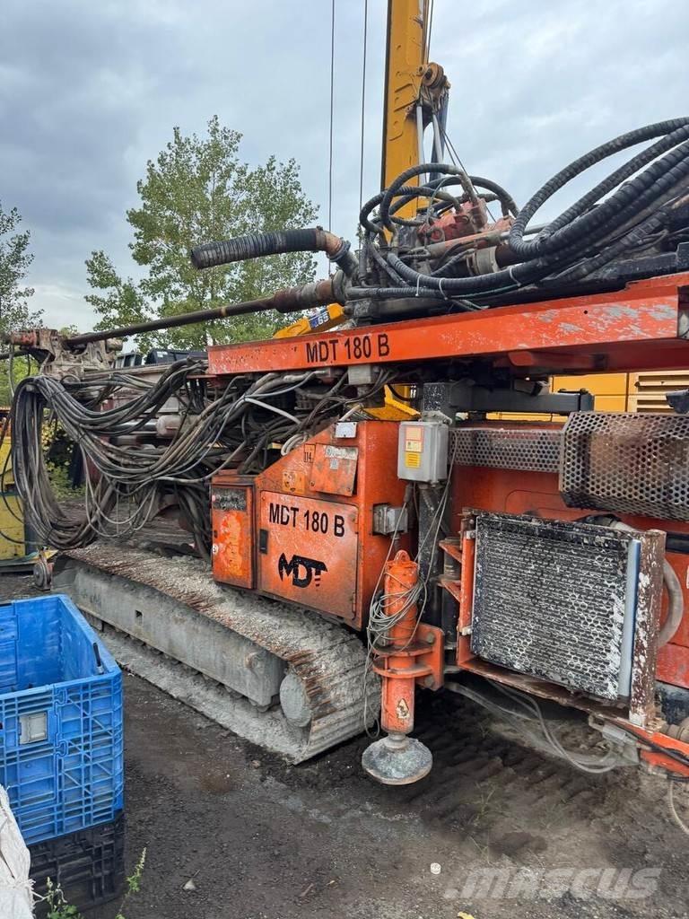  MDT 180 B 중형 드릴 장비