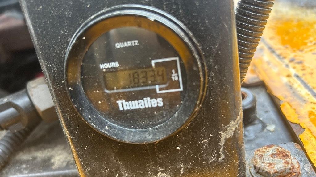 Thwaites MACH 444 연결식 홀러