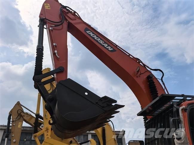Doosan DX 225 LC 대형 굴삭기 29톤 이상