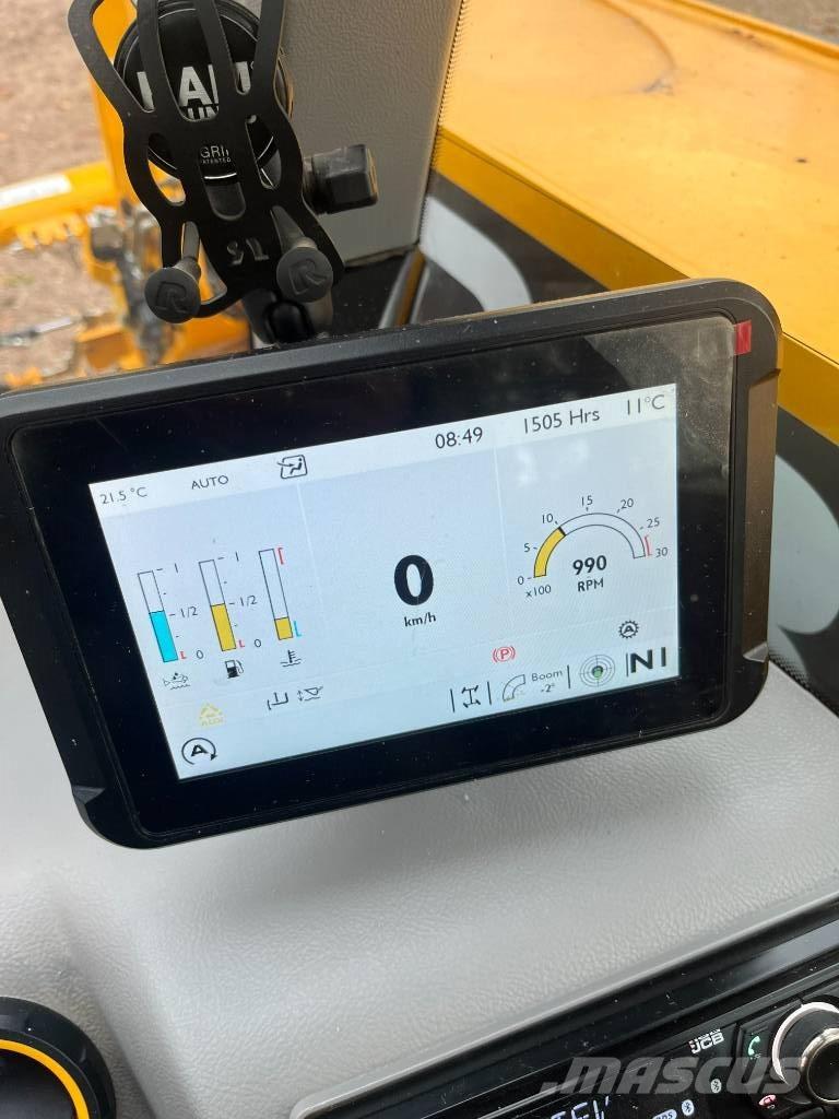 JCB Agri Xtra 542-70 프론트 로더 및 굴착기