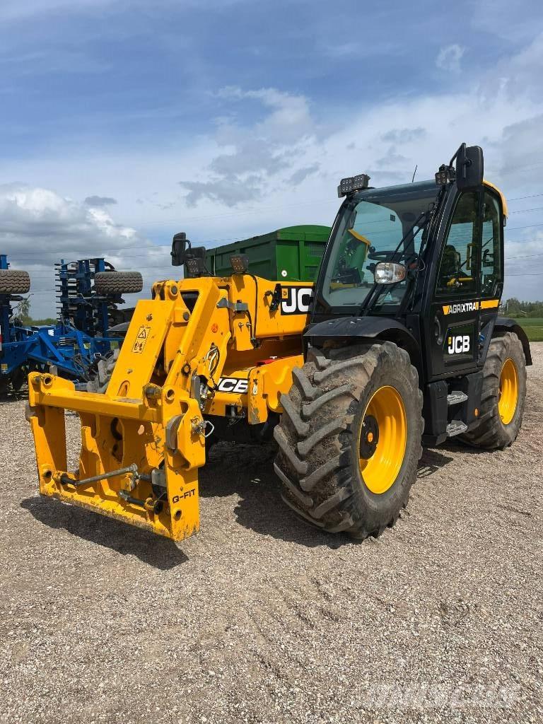 JCB Agri Xtra 542-70 프론트 로더 및 굴착기