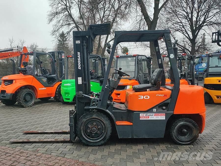 Doosan D30G 디젤 지게차