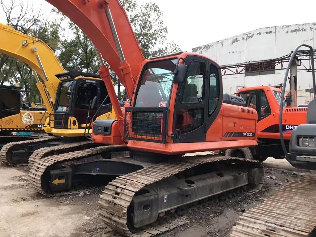 Doosan dx300 대형 굴삭기 29톤 이상